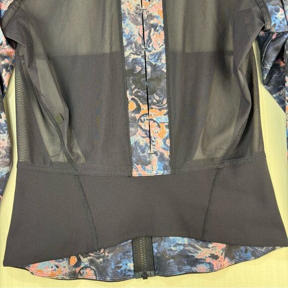 Lululemon Athletica ‘If You’re Lucky’ Performance Running Jacket Women’s Size 6 - Picture 12 of 12